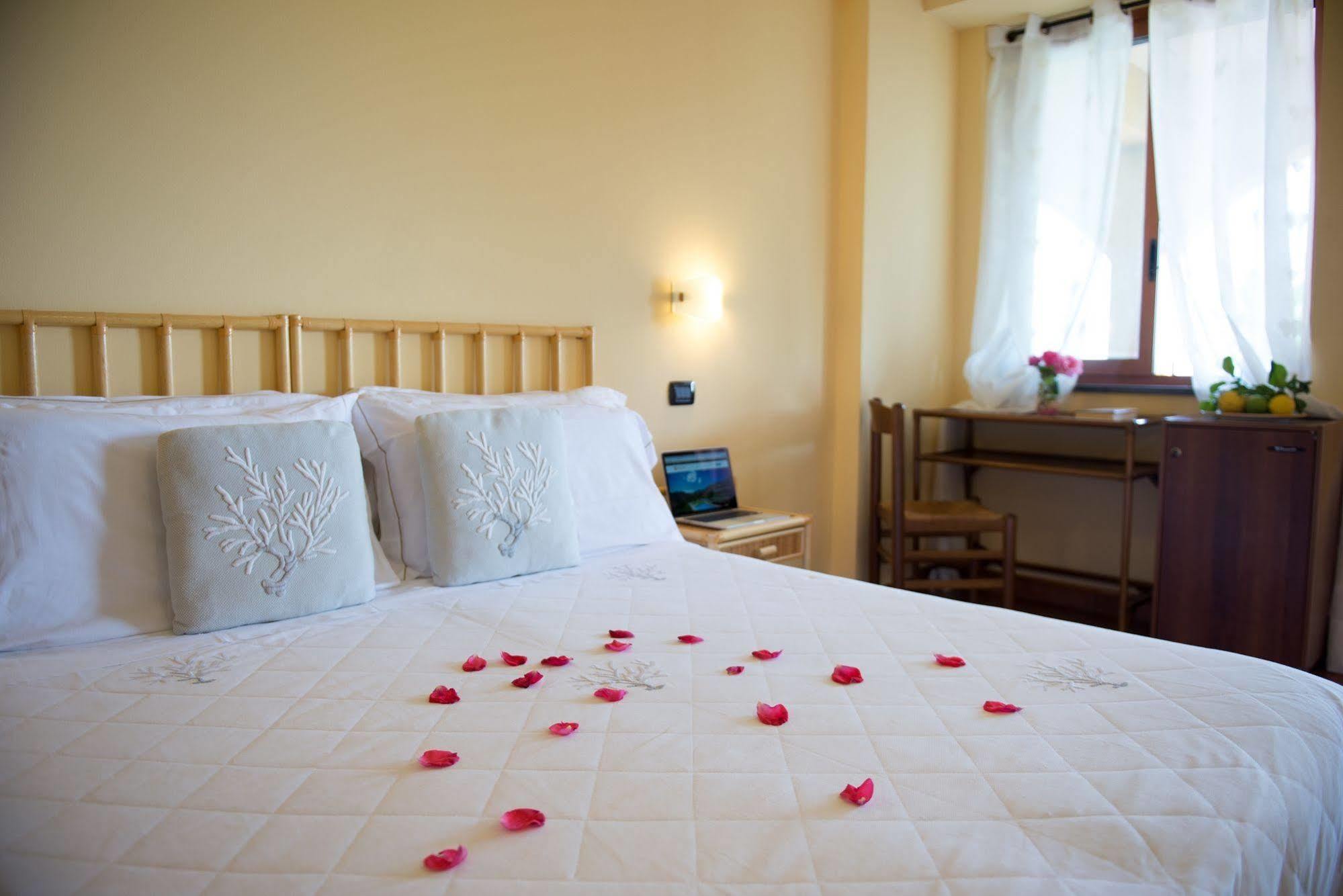 'A Nuciara Park Hotel & Spa Furci Siculo Zewnętrze zdjęcie