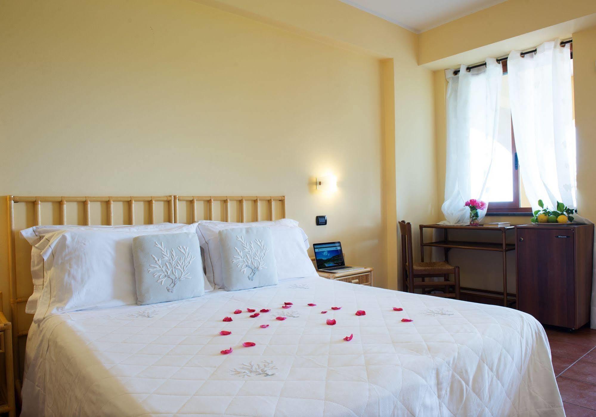 'A Nuciara Park Hotel & Spa Furci Siculo Zewnętrze zdjęcie